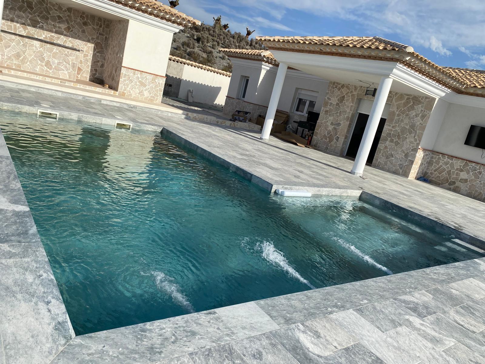 Modern 4 Bedroom Detached ENGUN
